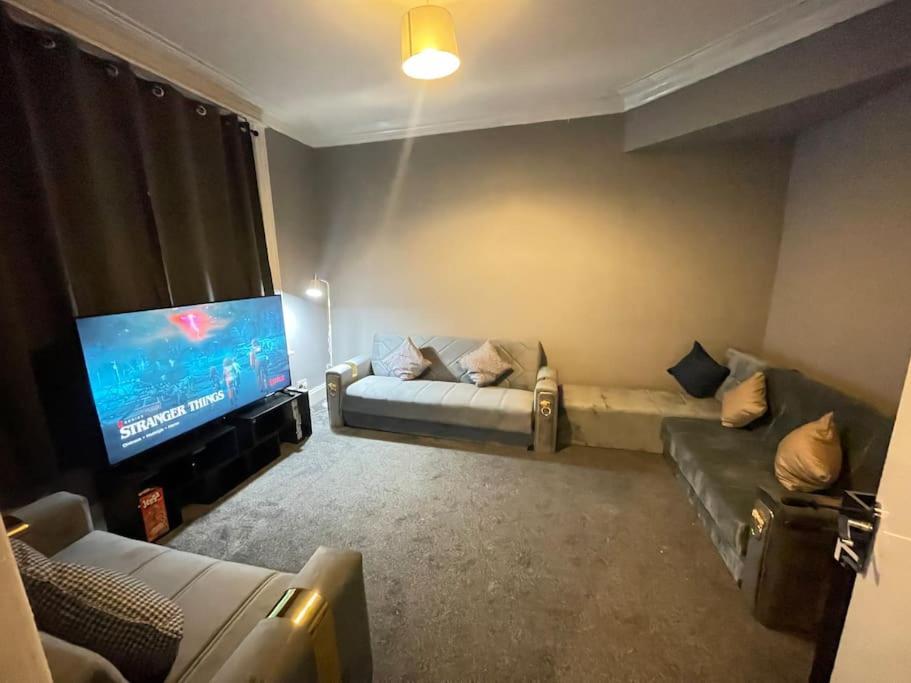 30 Percent Off Weekly Stays - 6 Bedroom House - 11 Beds Blackpool Exteriör bild
