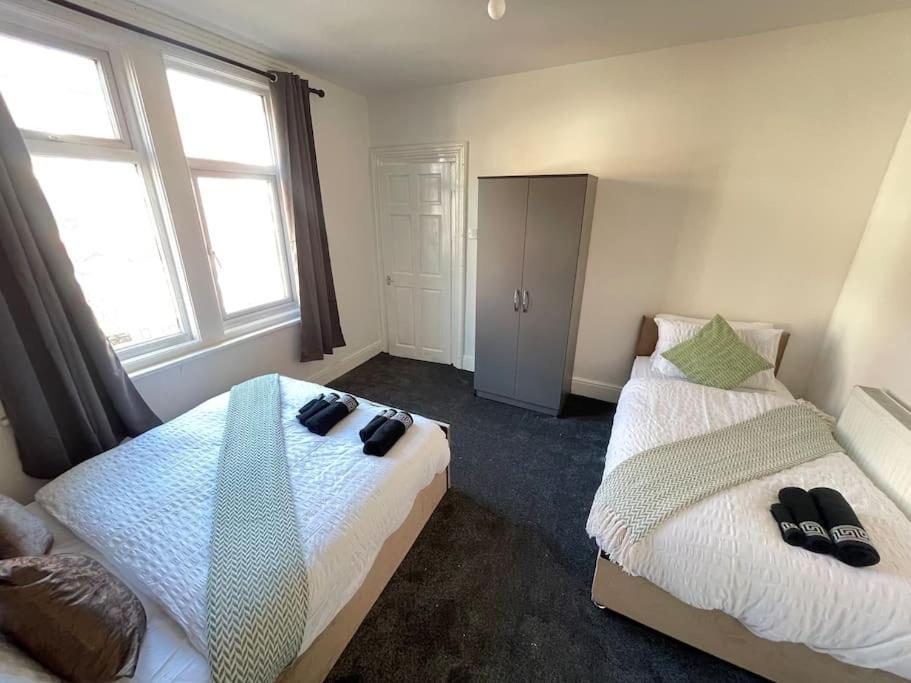 30 Percent Off Weekly Stays - 6 Bedroom House - 11 Beds Blackpool Exteriör bild