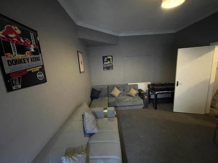 30 Percent Off Weekly Stays - 6 Bedroom House - 11 Beds Blackpool Exteriör bild