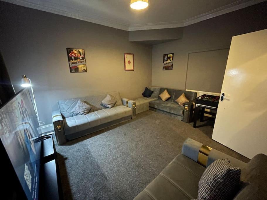 30 Percent Off Weekly Stays - 6 Bedroom House - 11 Beds Blackpool Exteriör bild