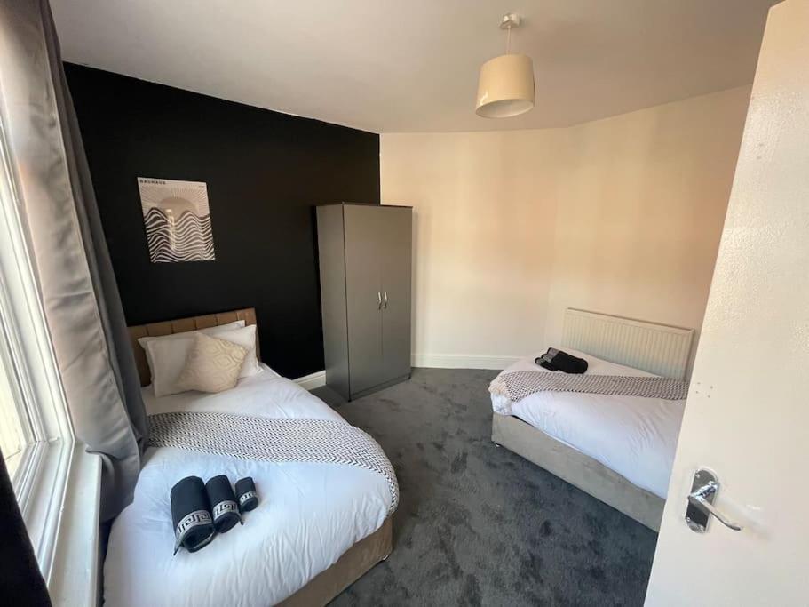 30 Percent Off Weekly Stays - 6 Bedroom House - 11 Beds Blackpool Exteriör bild