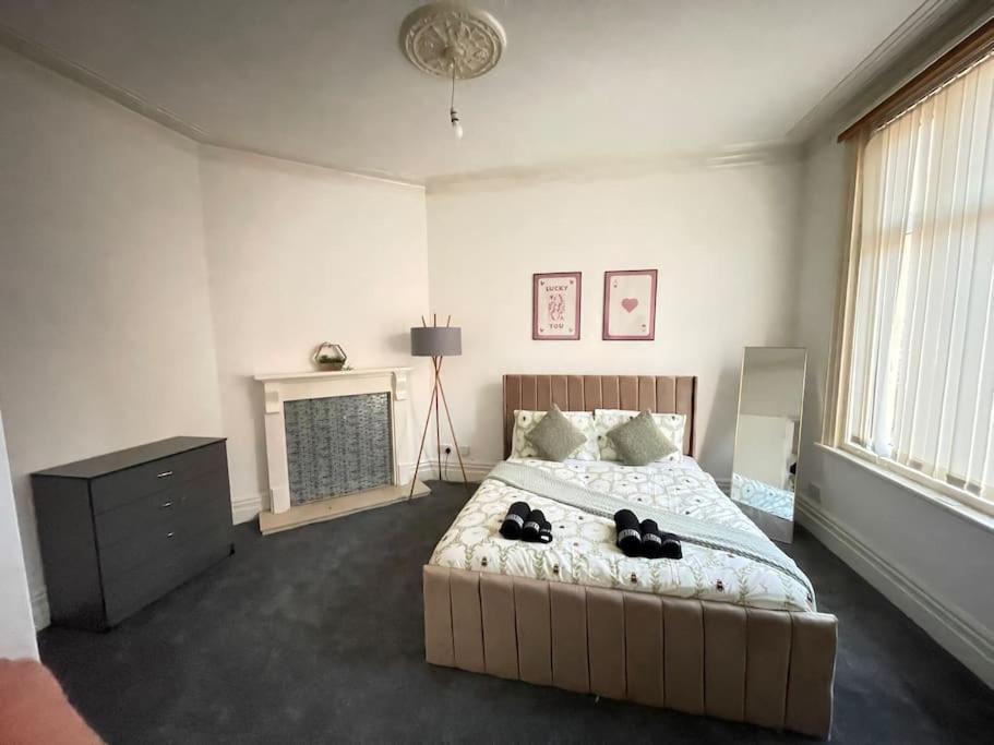 30 Percent Off Weekly Stays - 6 Bedroom House - 11 Beds Blackpool Exteriör bild