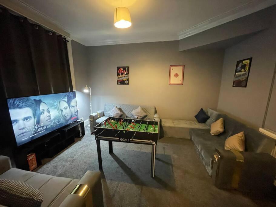 30 Percent Off Weekly Stays - 6 Bedroom House - 11 Beds Blackpool Exteriör bild